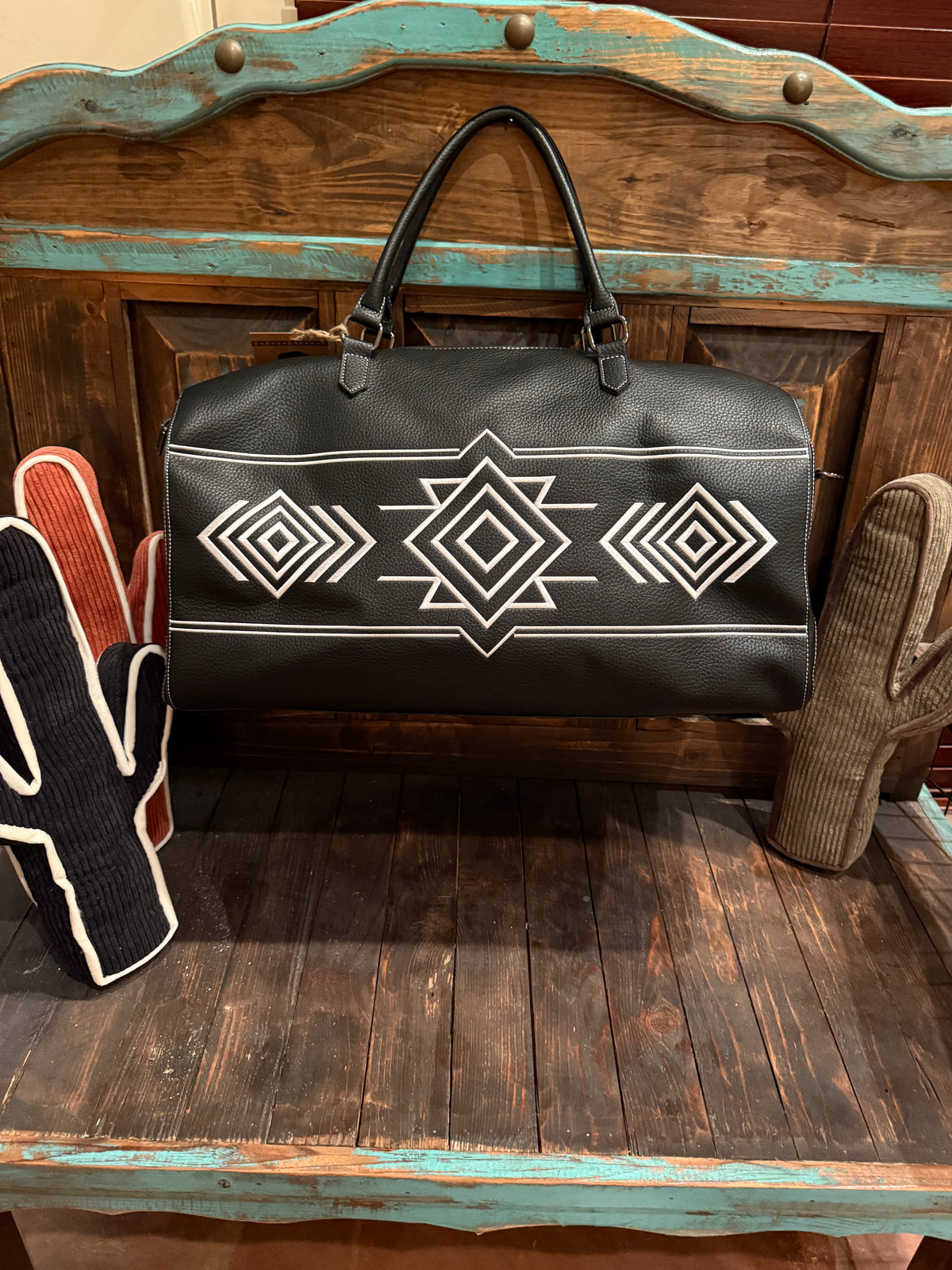 XL American Native Duffle bag /Weekender  White embroider