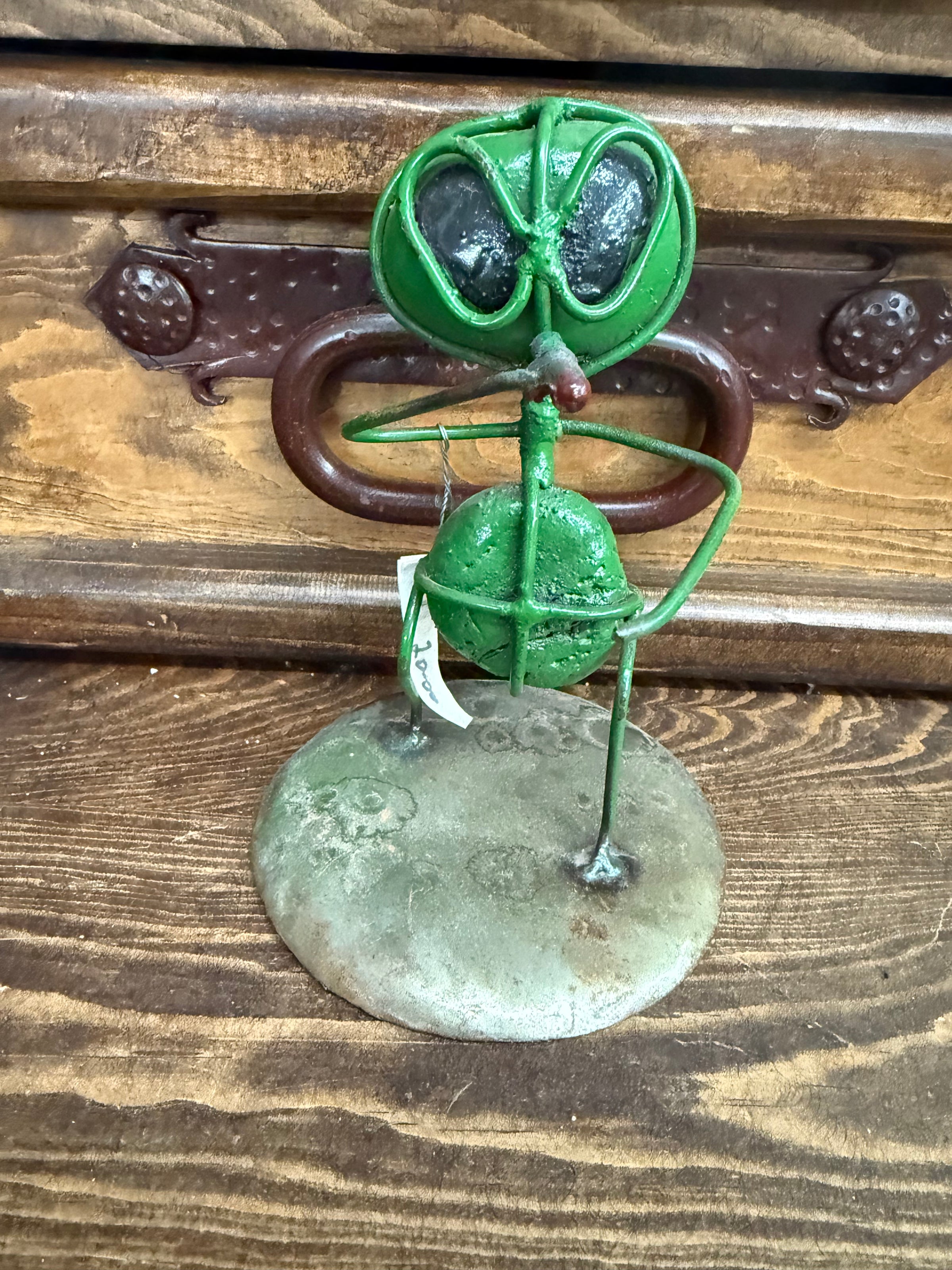 Metal & rock Alien statue
