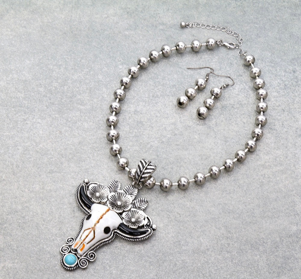 XL Southwest Steer neckalce