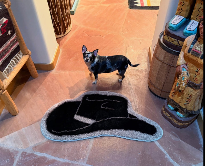 Moody Cowboy hat Rug in black