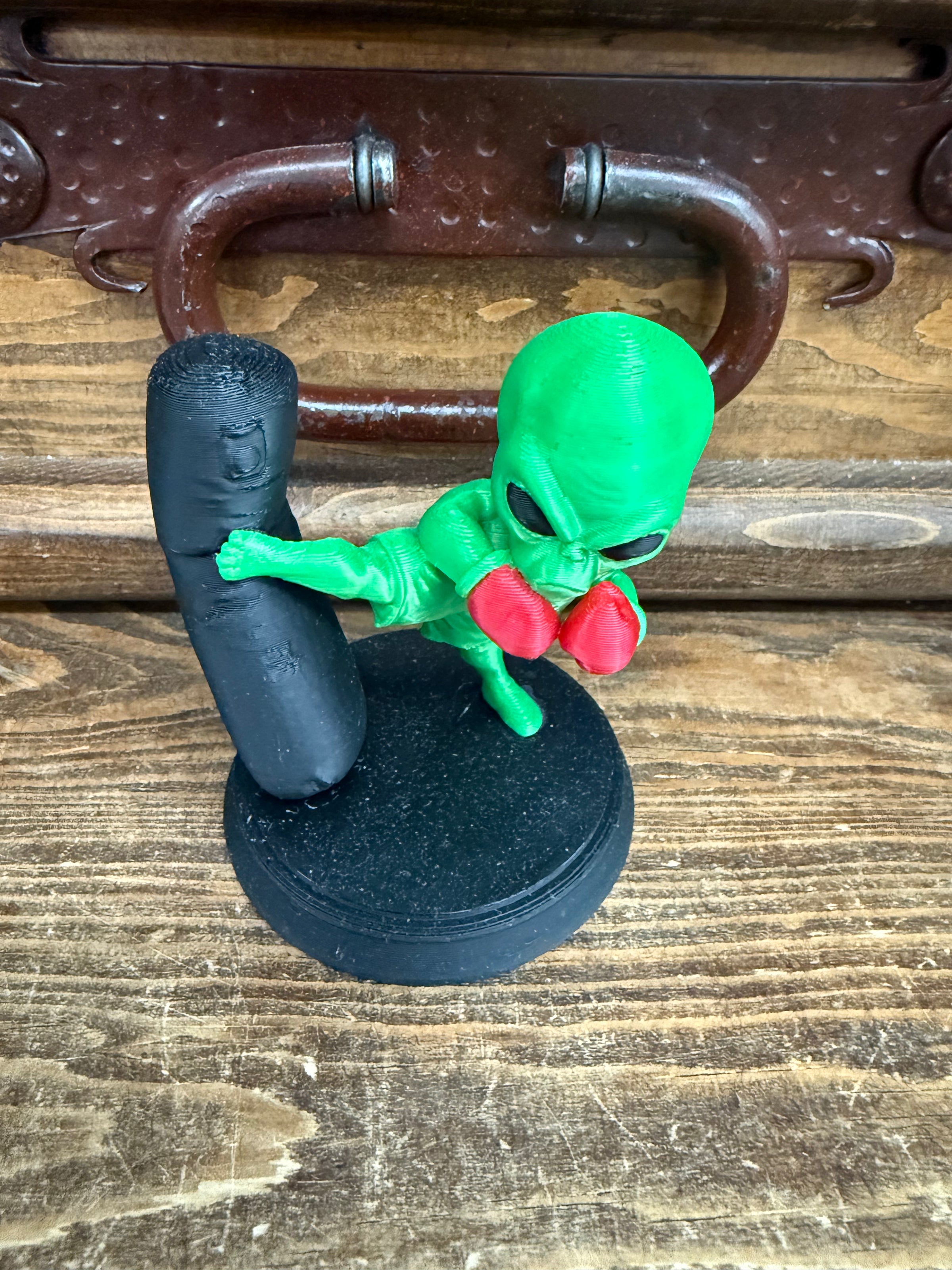 Alien boxer 3D printed on slab