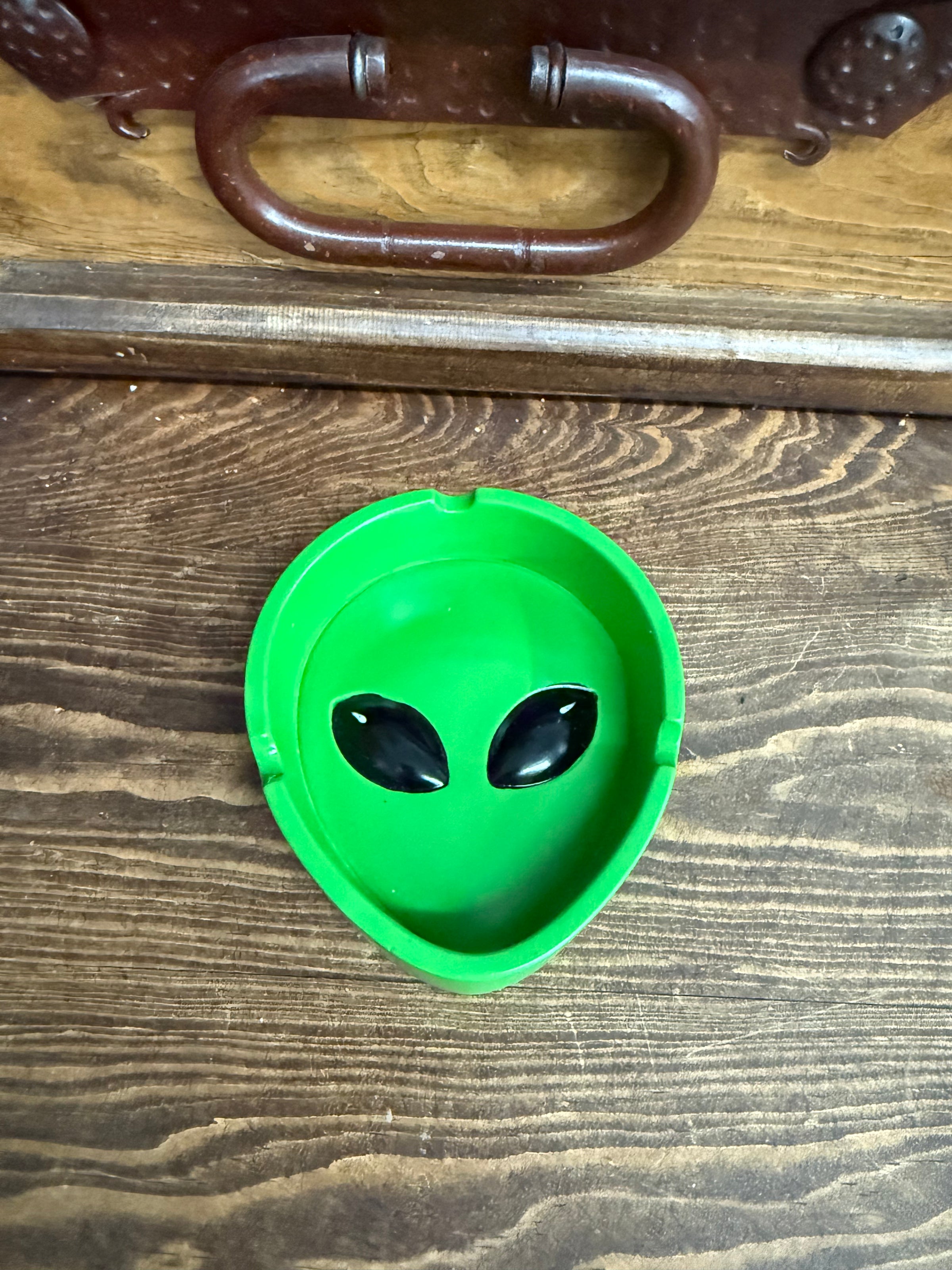 Alien ash tray