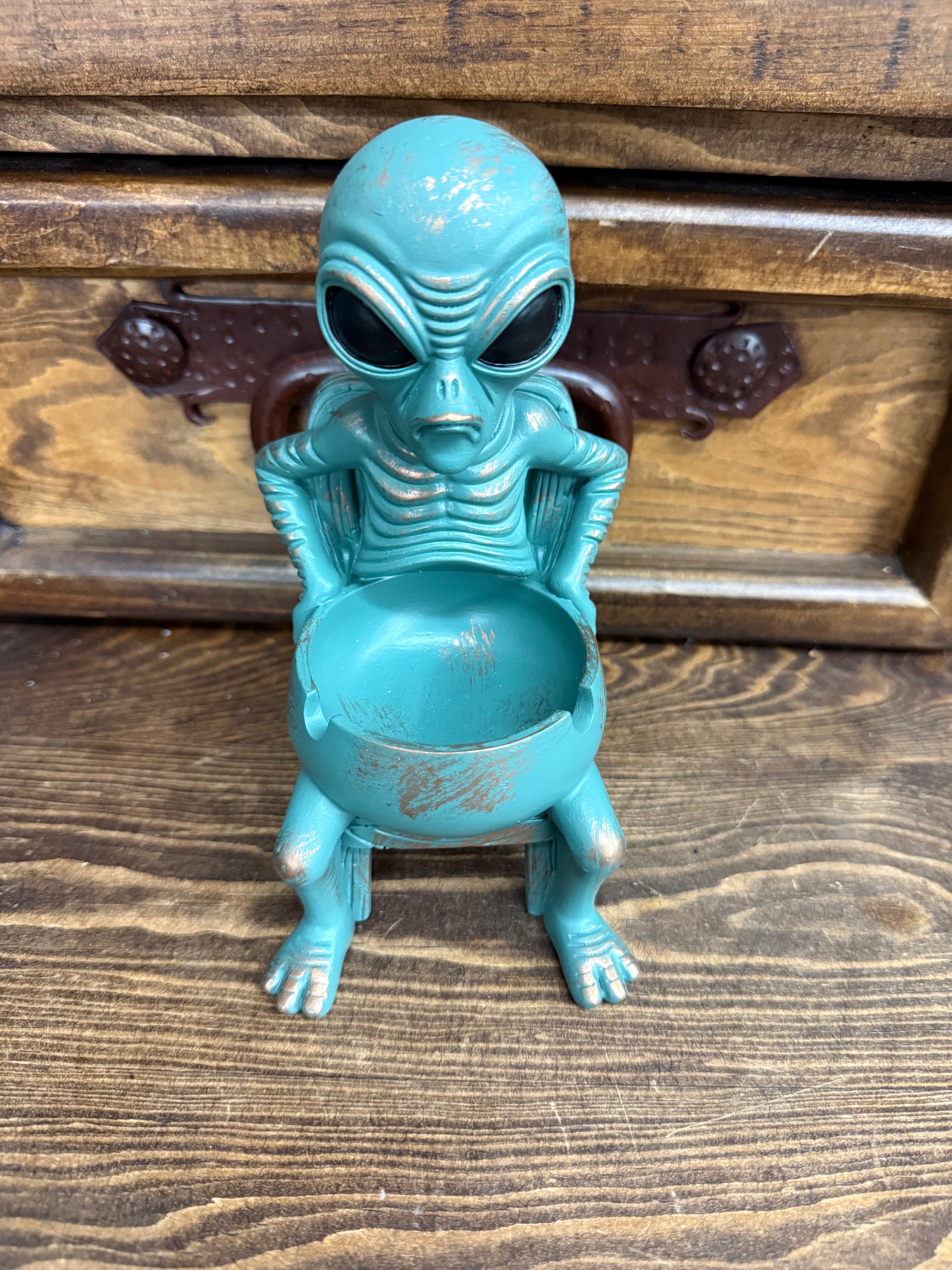Alien ash tray