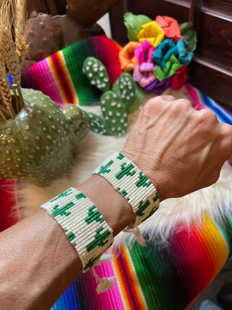 Pull tie cactus bracelet Southwest Bedazzle jewelz