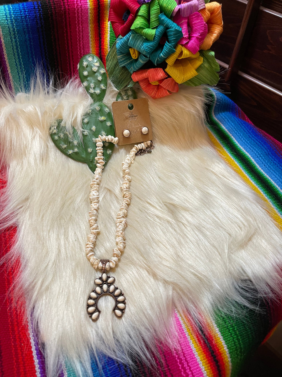 White chip turquoise squash short necklace Southwest Bedazzle jewelz