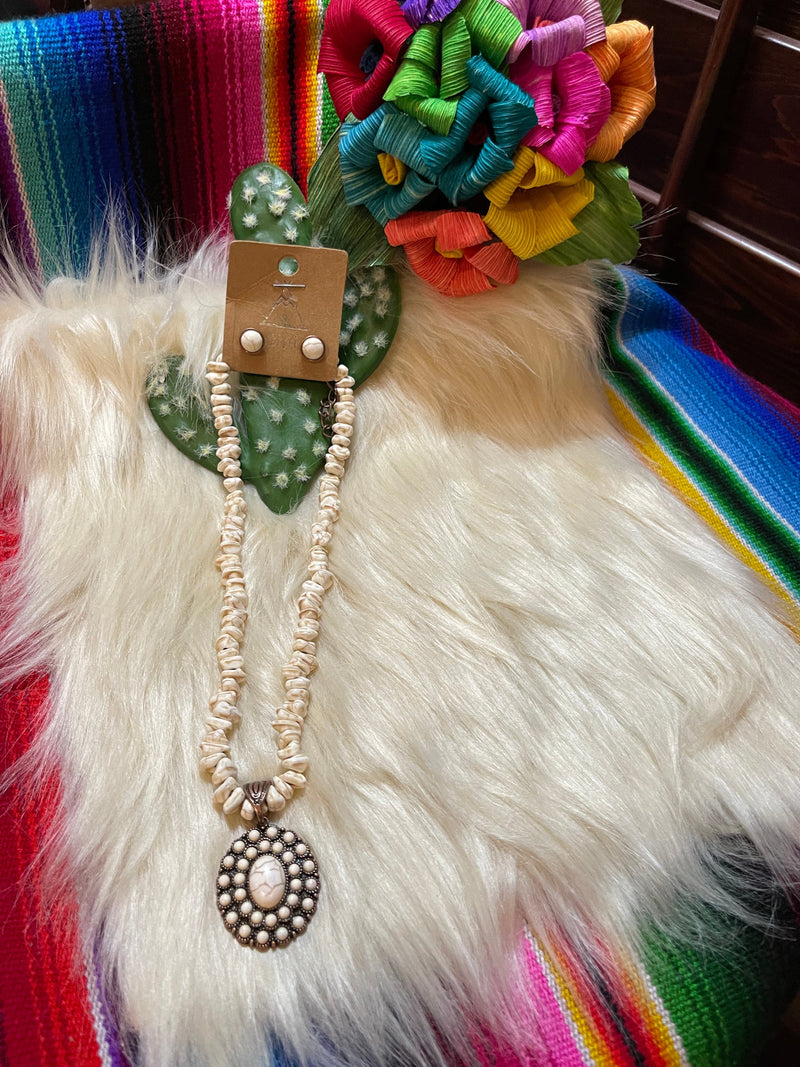 White chip turquoise with concho short necklace Southwest Bedazzle jewelz