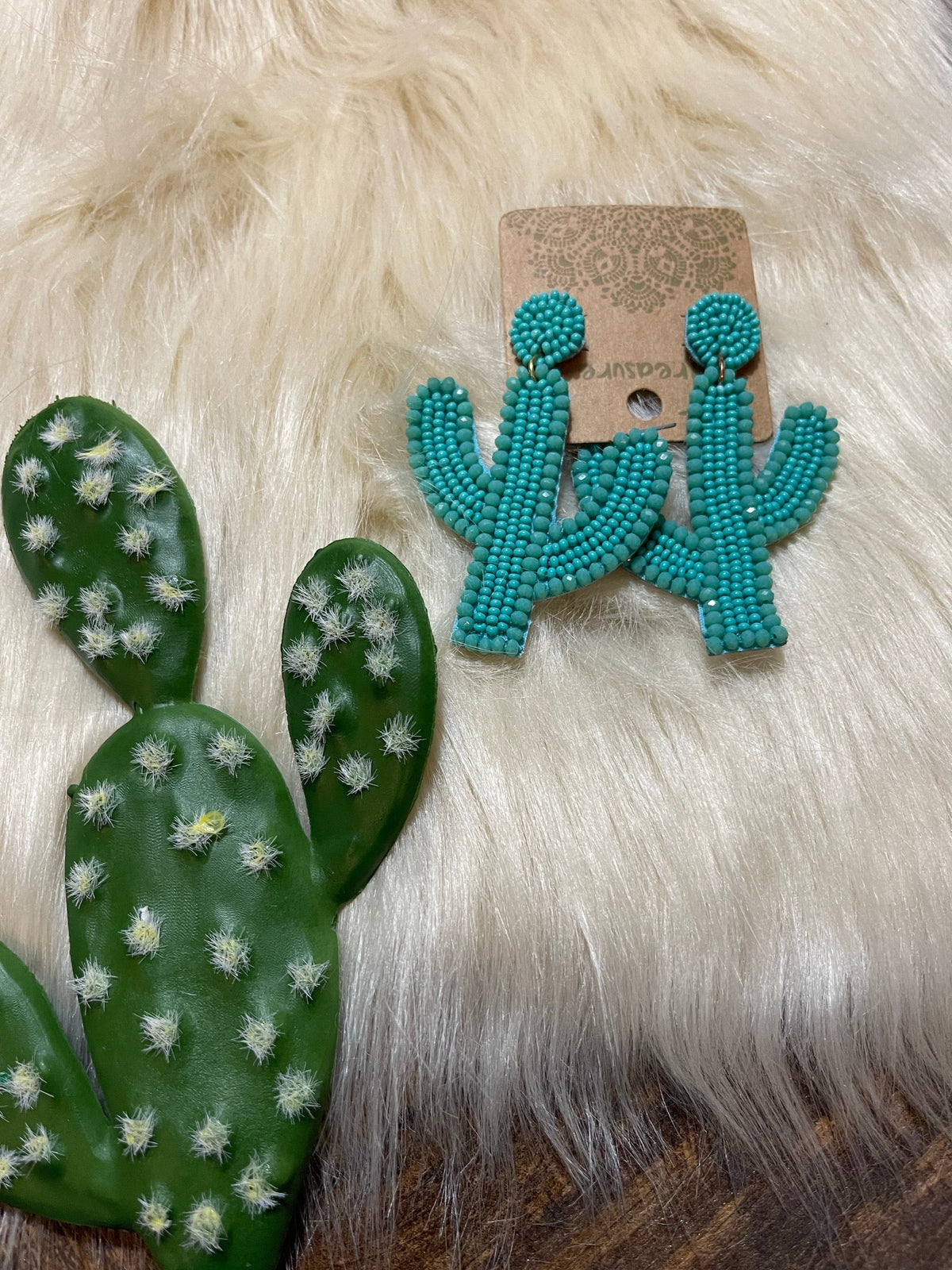 Turquoise mint glass beaded cactus earrings Southwest Bedazzle jewelz